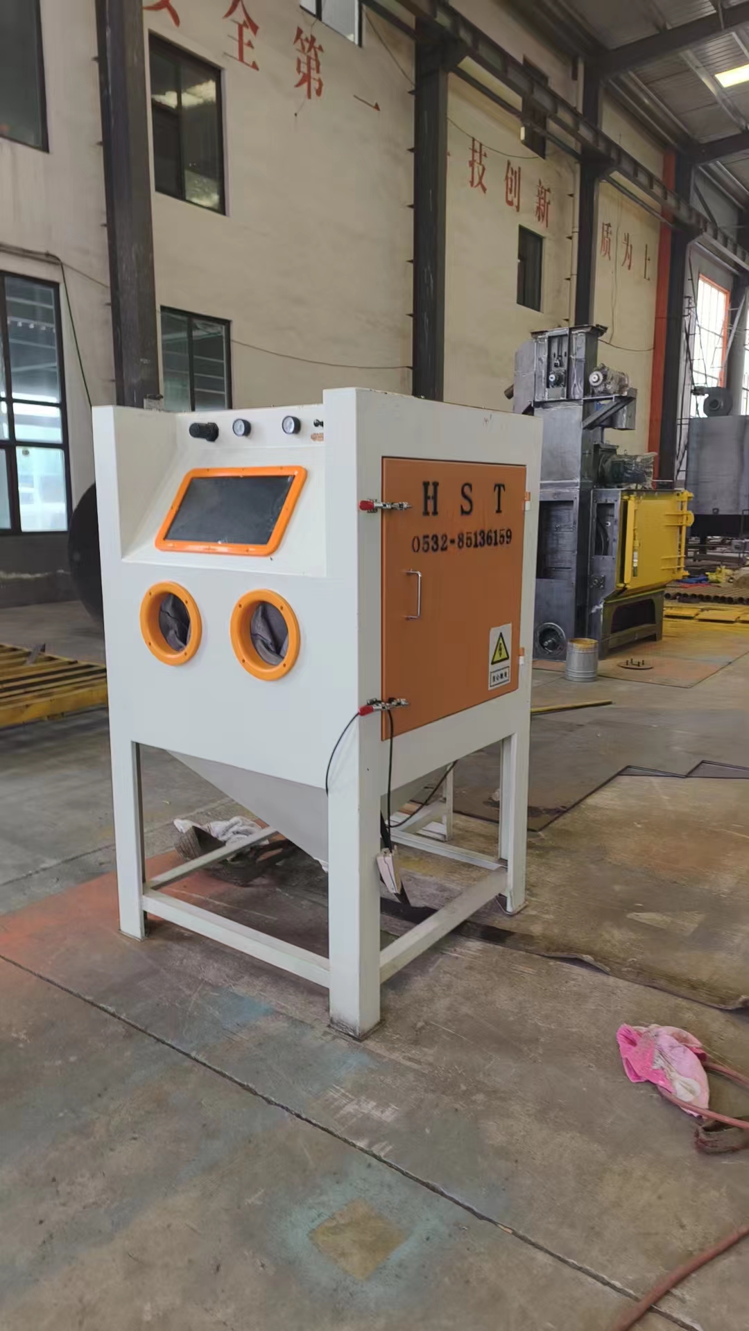 橡膠履帶拋丸清理機_橡膠清理拋丸履帶機視頻_q326履帶拋丸清理機